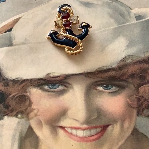 Trifari Jewelry - *RARE* VINTAGE “TRIFARI TM” ANCHOR ROPE ENAMEL RHINESTONE & GLASS BROOCH Signed